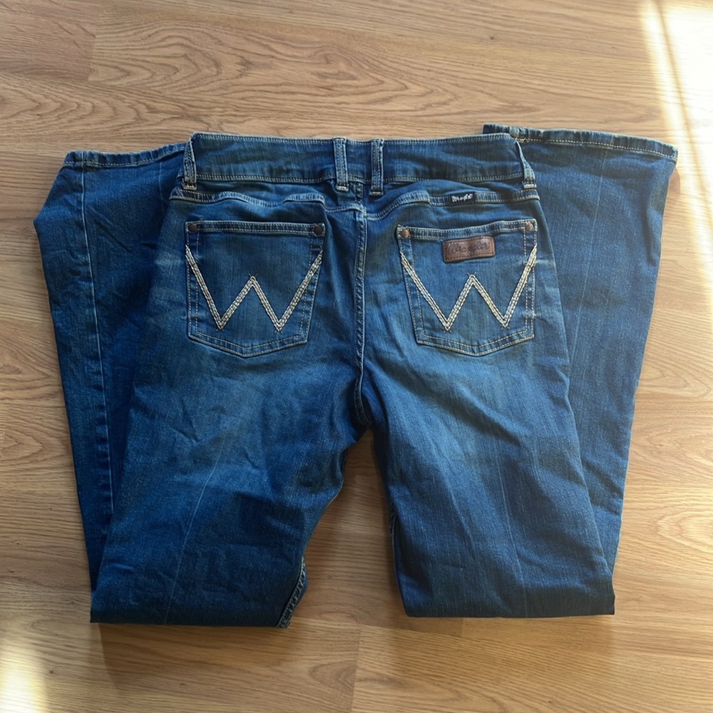 Women’s Wrangler Jeans (never worn), Size 11/32 - Picture 5 of 5
